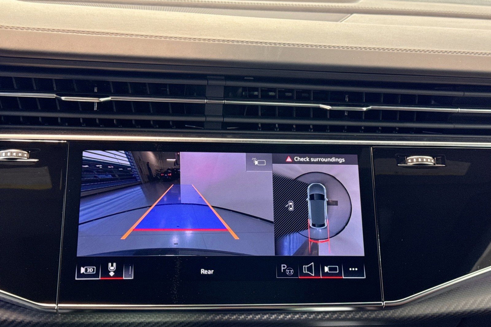 New 2026 Audi RS Q8 performance image 13