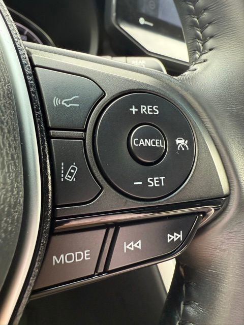 Used 2022 Toyota Venza XLE image 24