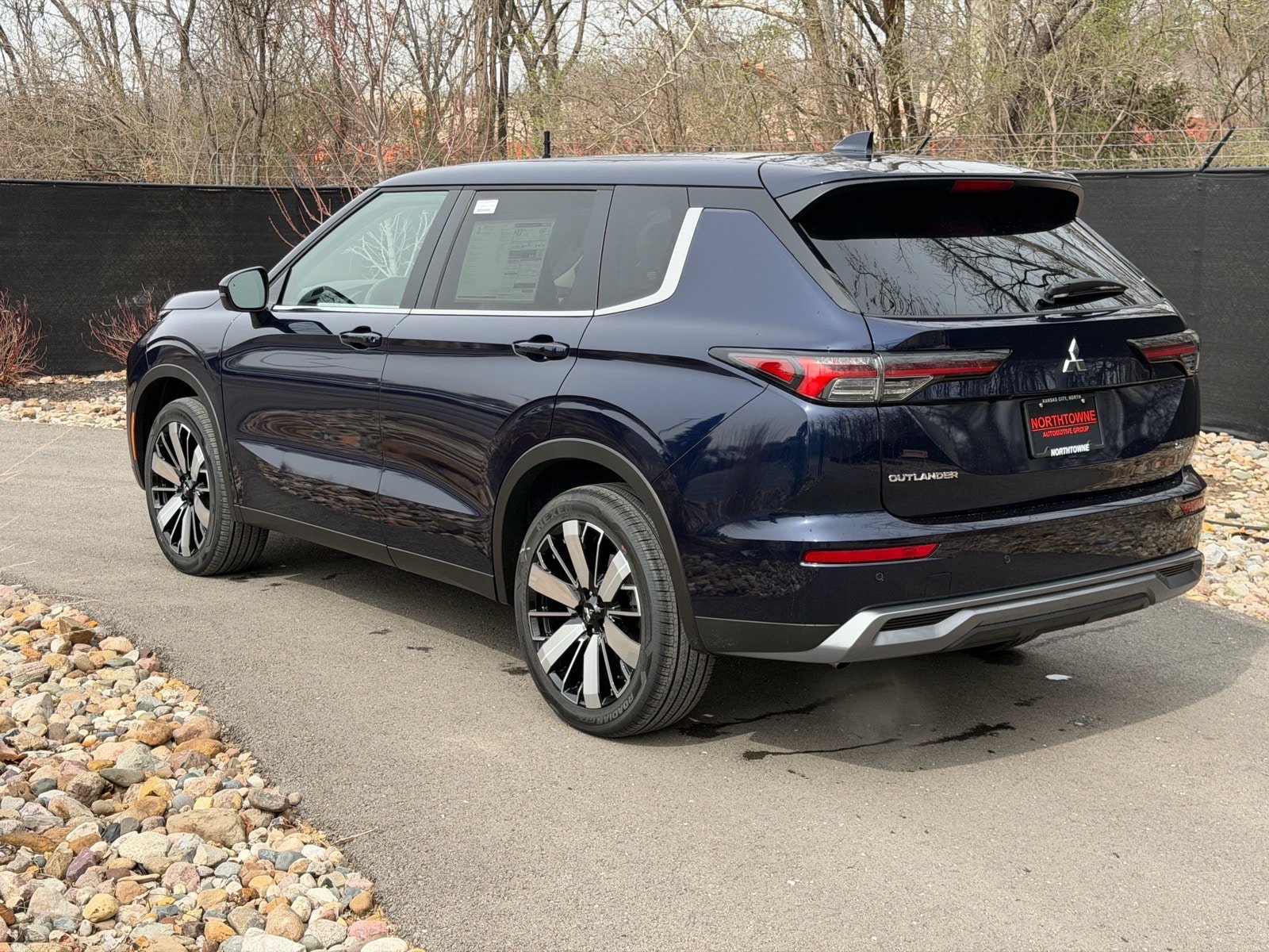 New 2026 Mitsubishi Outlander SE AWD/4WD image 3