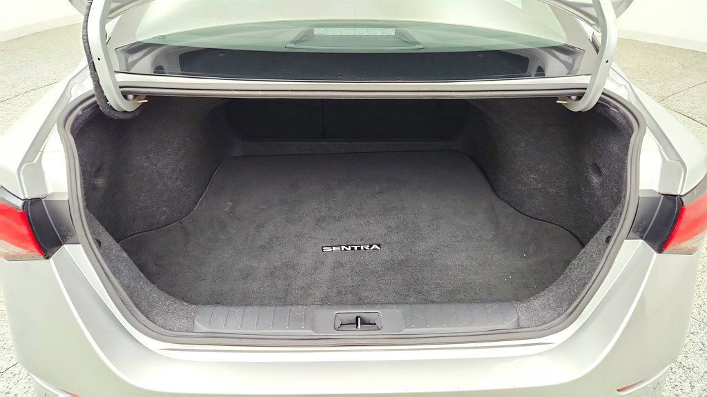 Used 2020 Nissan Sentra SV FWD image 21