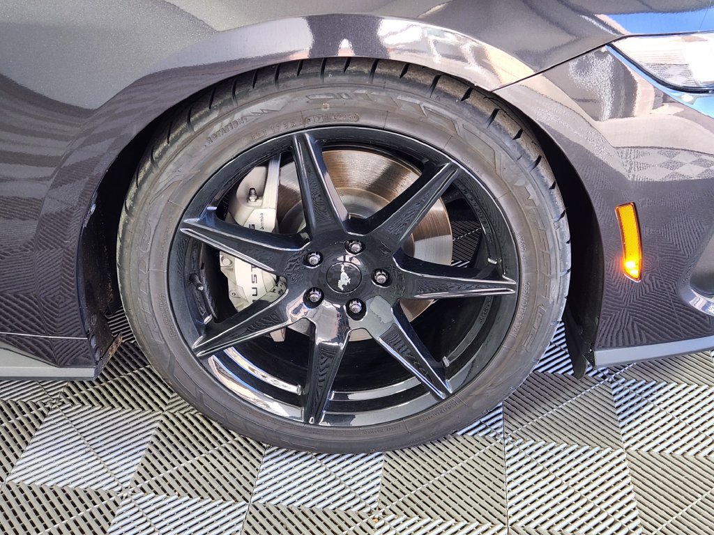 Used 2024 Ford Mustang GT RWD image 9