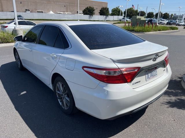 Used 2015 Toyota Camry SE w/ Moonroof Package FWD image 5