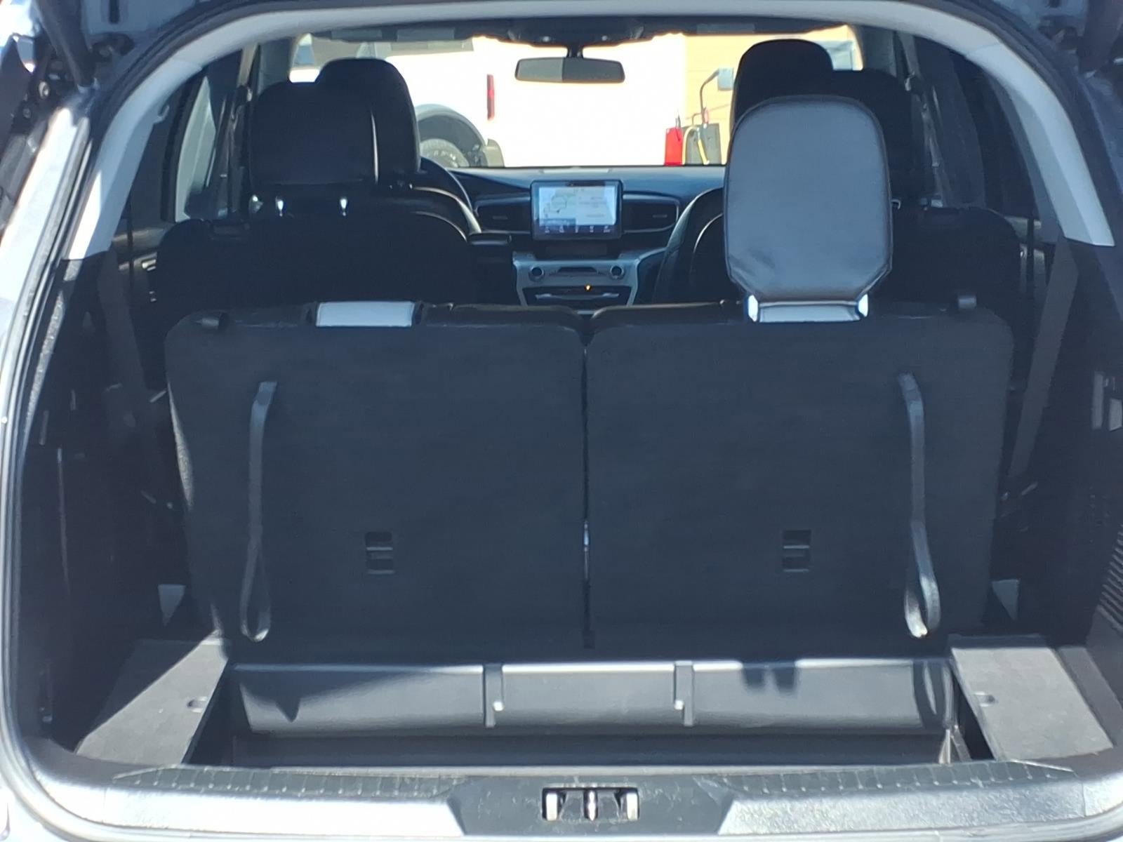 Used 2021 Ford Explorer XLT w/ Equipment Group 202A AWD/4WD image 17