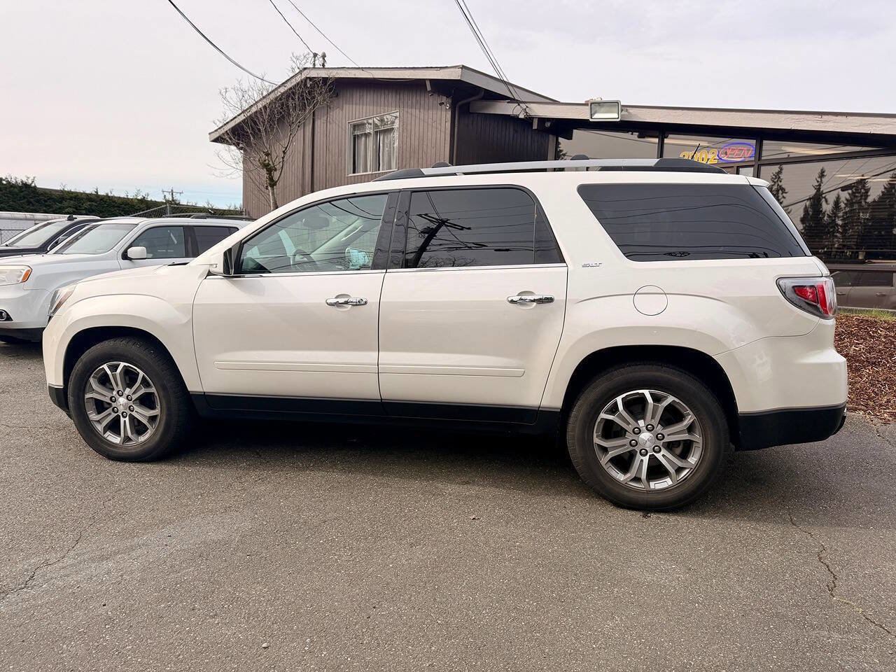 Used 2014 GMC Acadia SLT AWD/4WD image 3