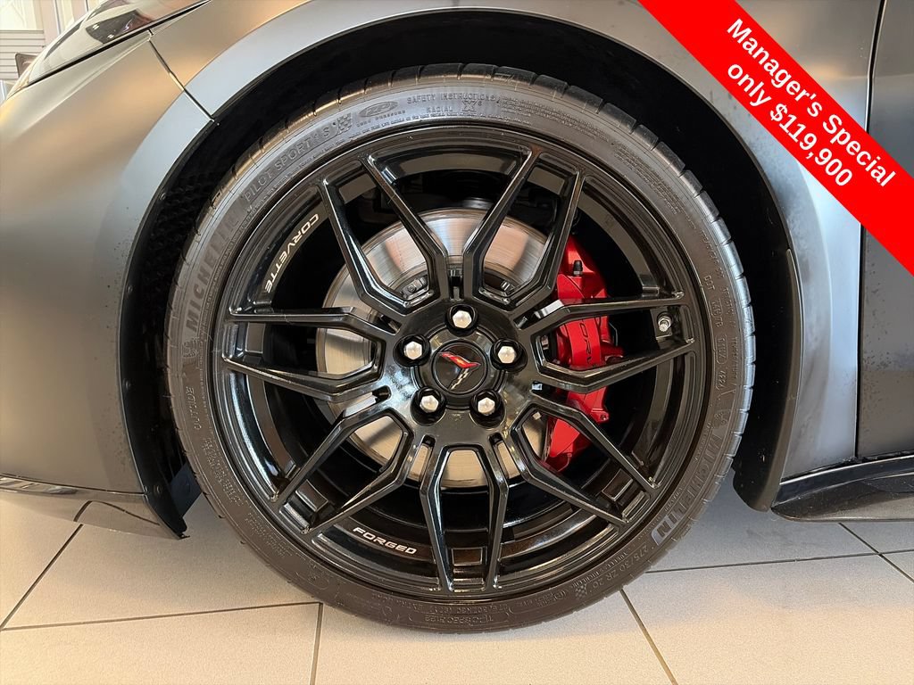 Used 2025 Chevrolet Corvette Z06 w/ Stealth Interior Trim Package RWD image 26