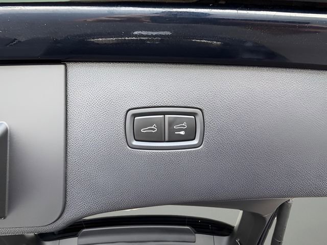 Used 2024 Porsche Cayenne Coupe image 35