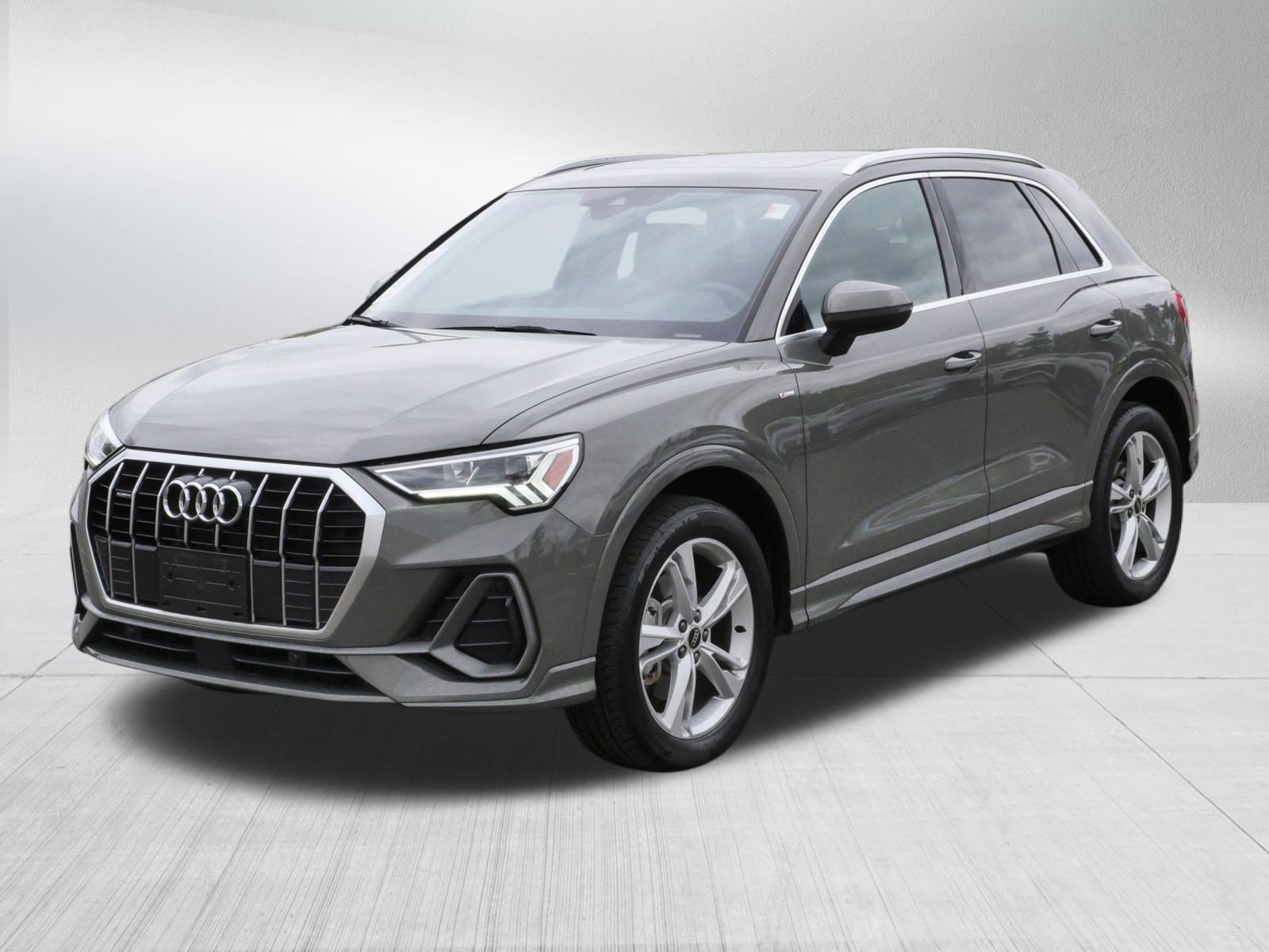 Used 2023 Audi Q3 2.0T Premium w/ Convenience Package AWD/4WD image 3