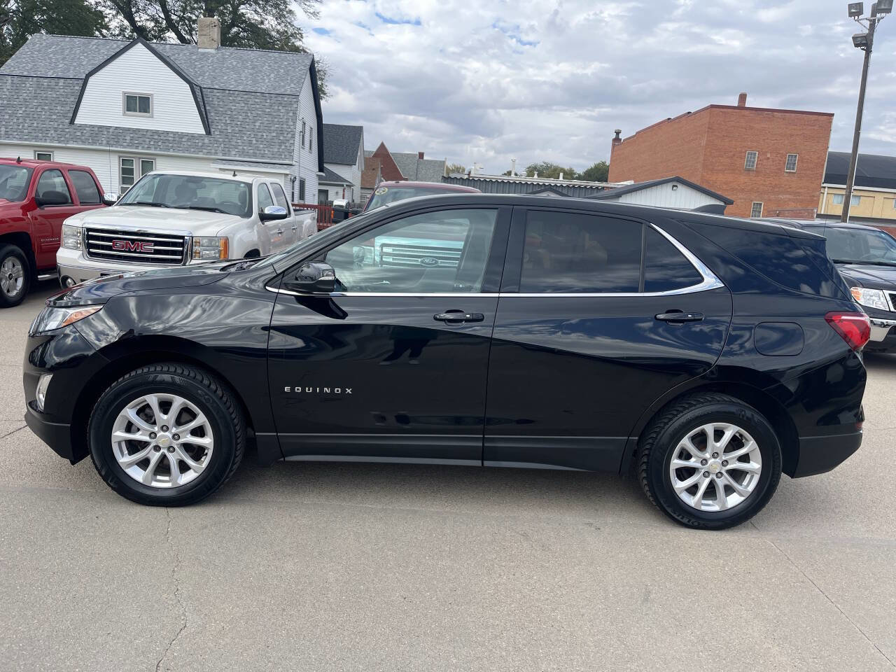 Used 2018 Chevrolet Equinox LT image 2
