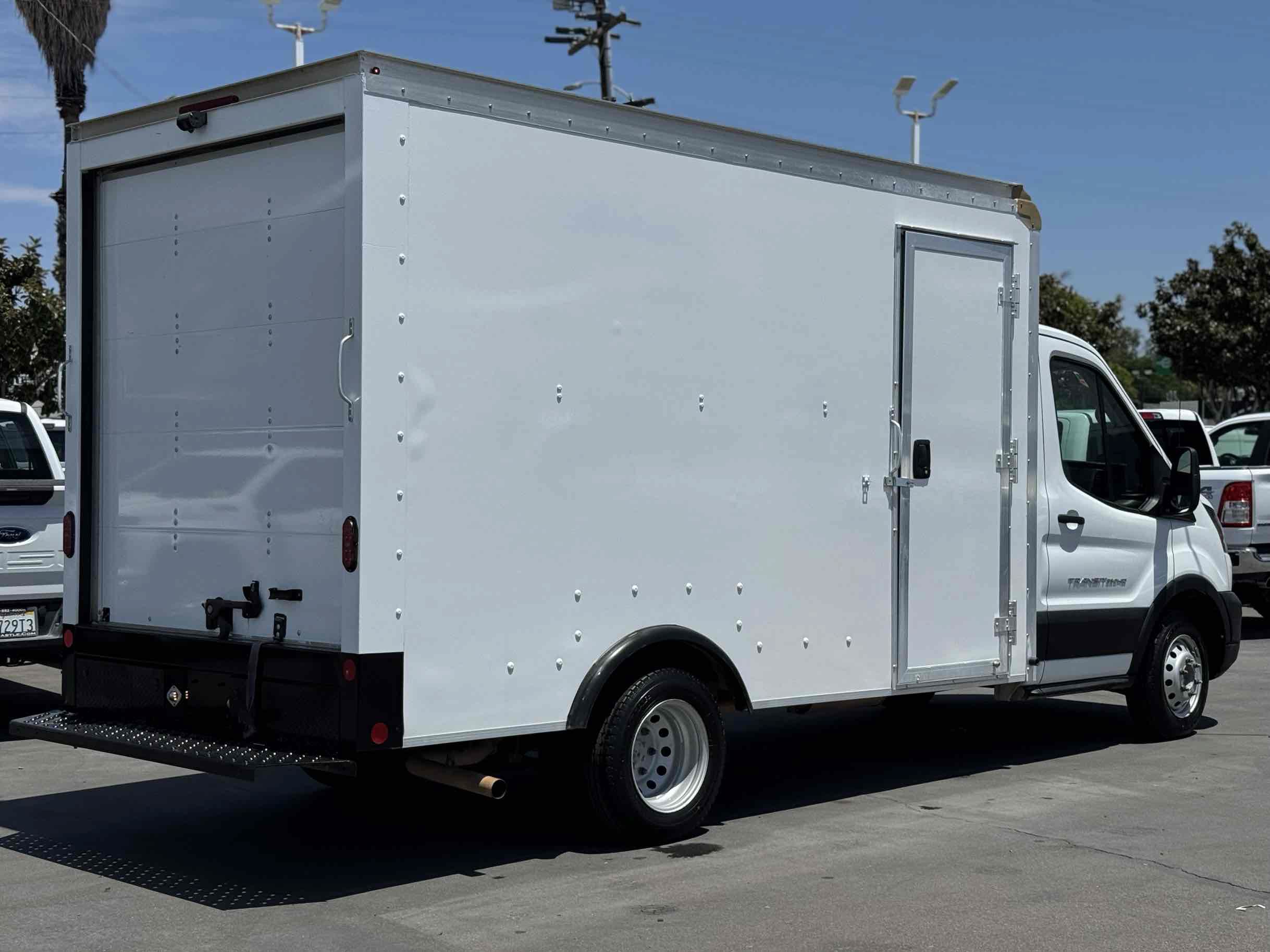 Used 2022 Ford Transit 350 DRW RWD image 6