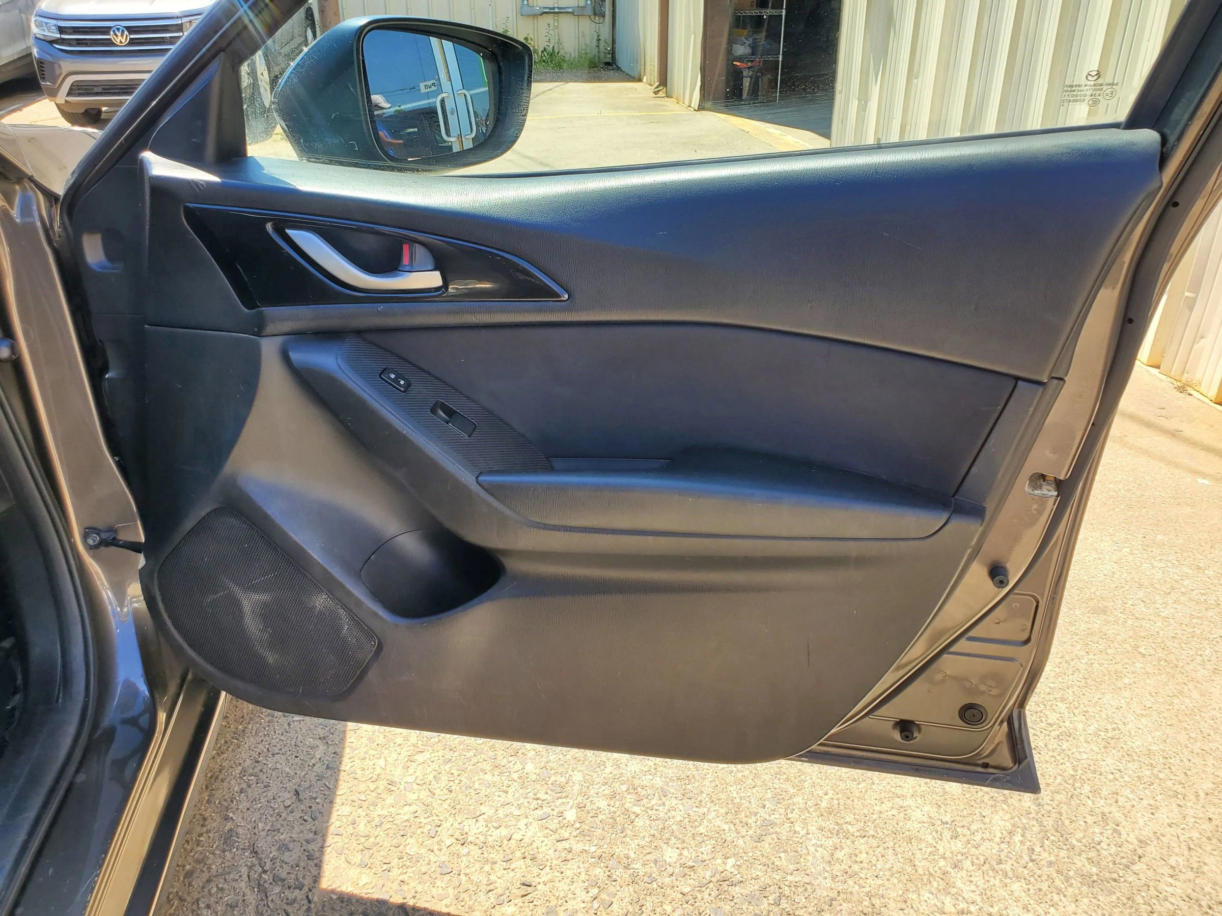 Used 2014 MAZDA MAZDA3 i Sport image 22