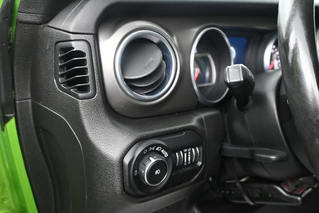 Used 2018 Jeep Wrangler Unlimited Rubicon AWD/4WD image 24