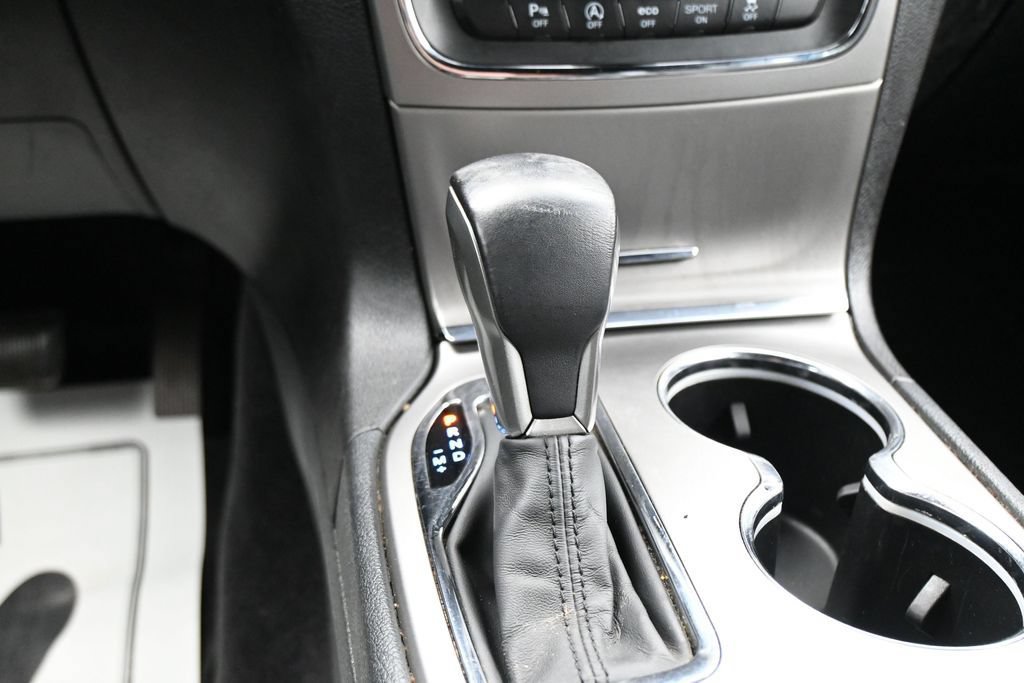 Used 2018 Jeep Grand Cherokee Limited AWD/4WD image 19
