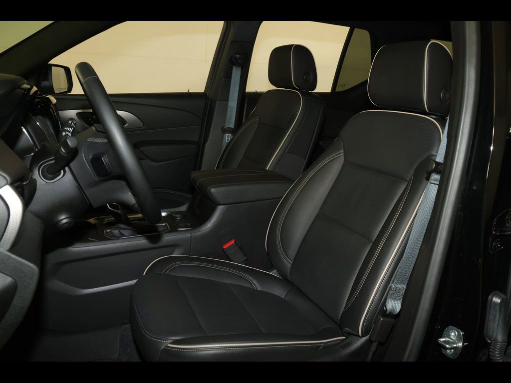Used 2023 Chevrolet Traverse Premier image 26