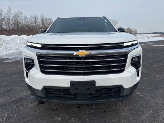 Used 2025 Chevrolet Traverse LT image 8