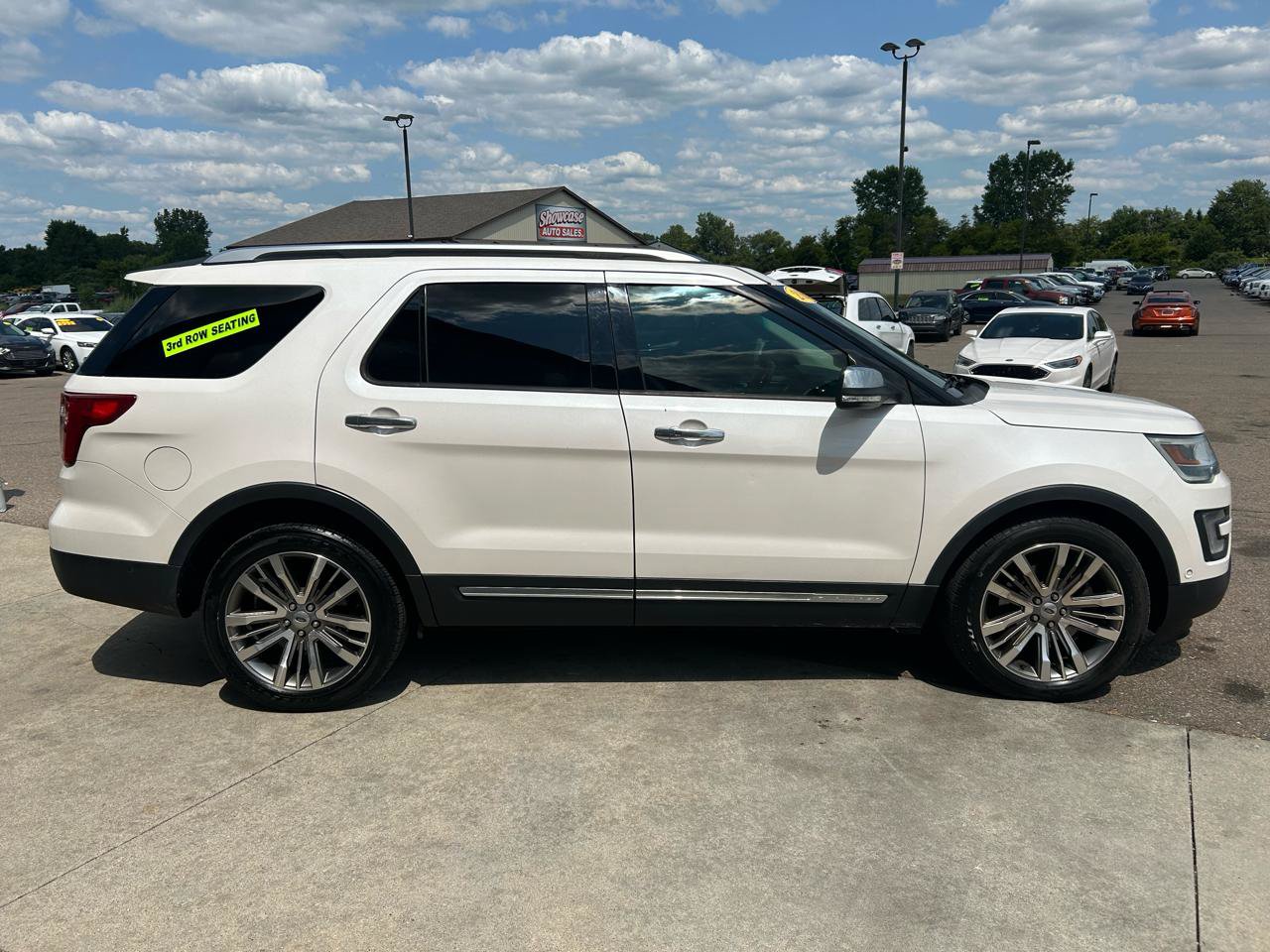 Used 2016 Ford Explorer Platinum AWD/4WD image 4