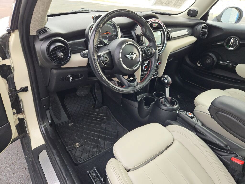 Used 2019 MINI Cooper S w/ Signature Upholstery Package image 16