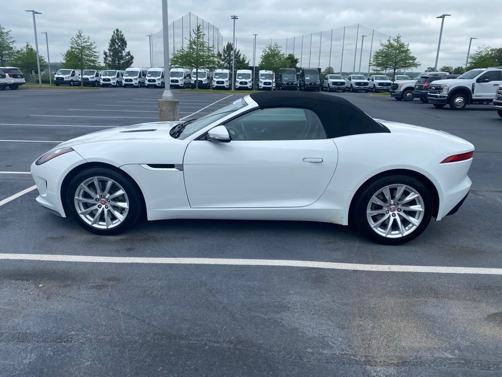 Used 2016 Jaguar F-TYPE Convertible image 4