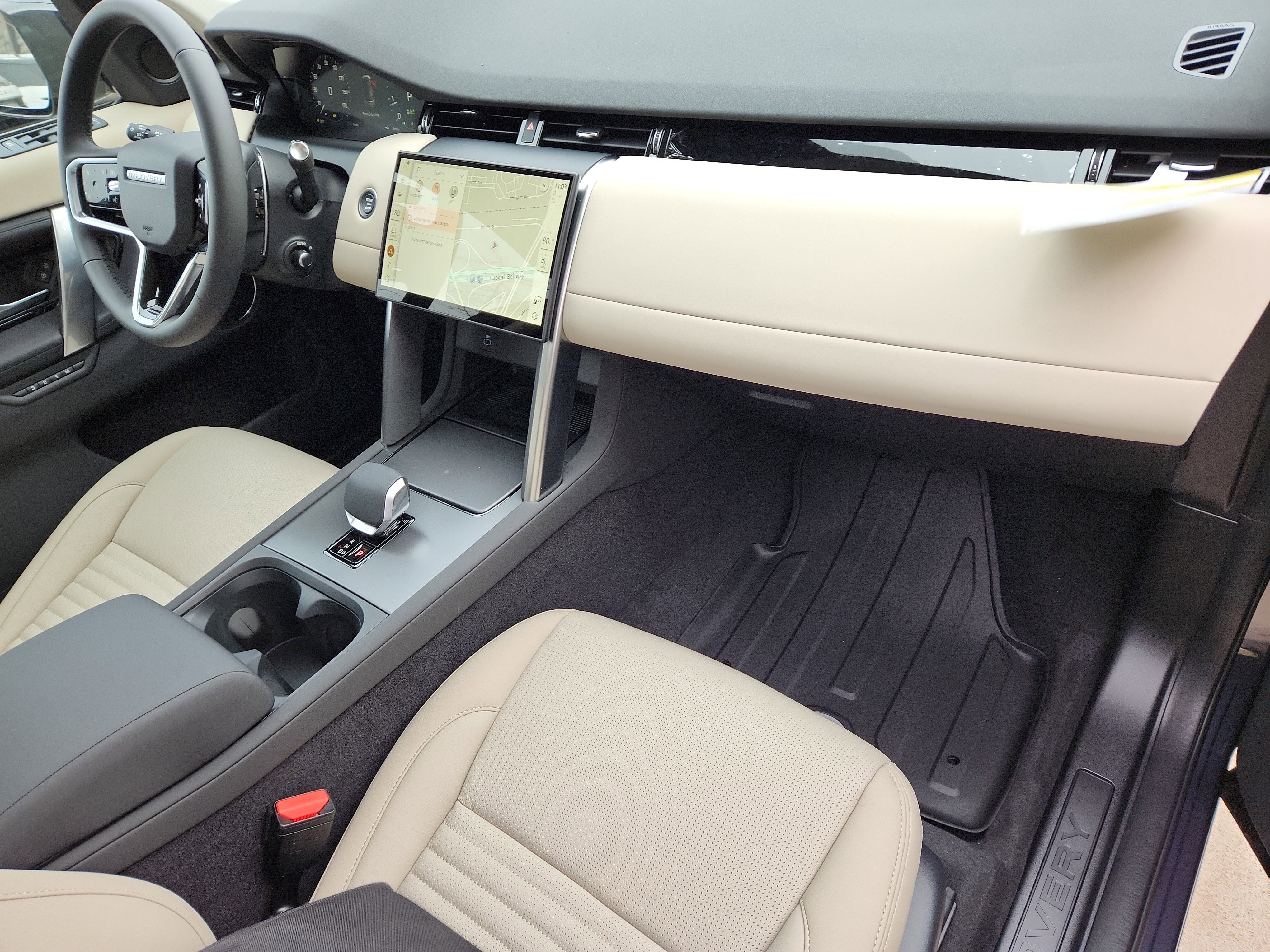 New 2025 Land Rover Discovery Sport S image 27