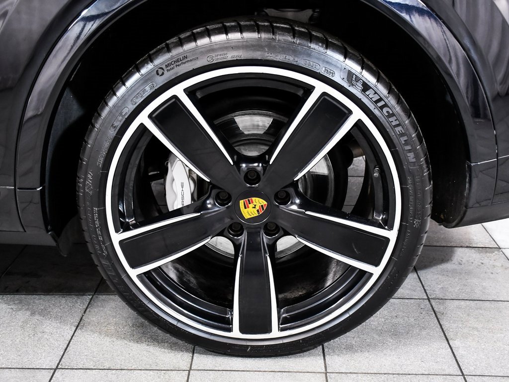 Used 2021 Porsche Cayenne Turbo w/ Assistance Package image 8