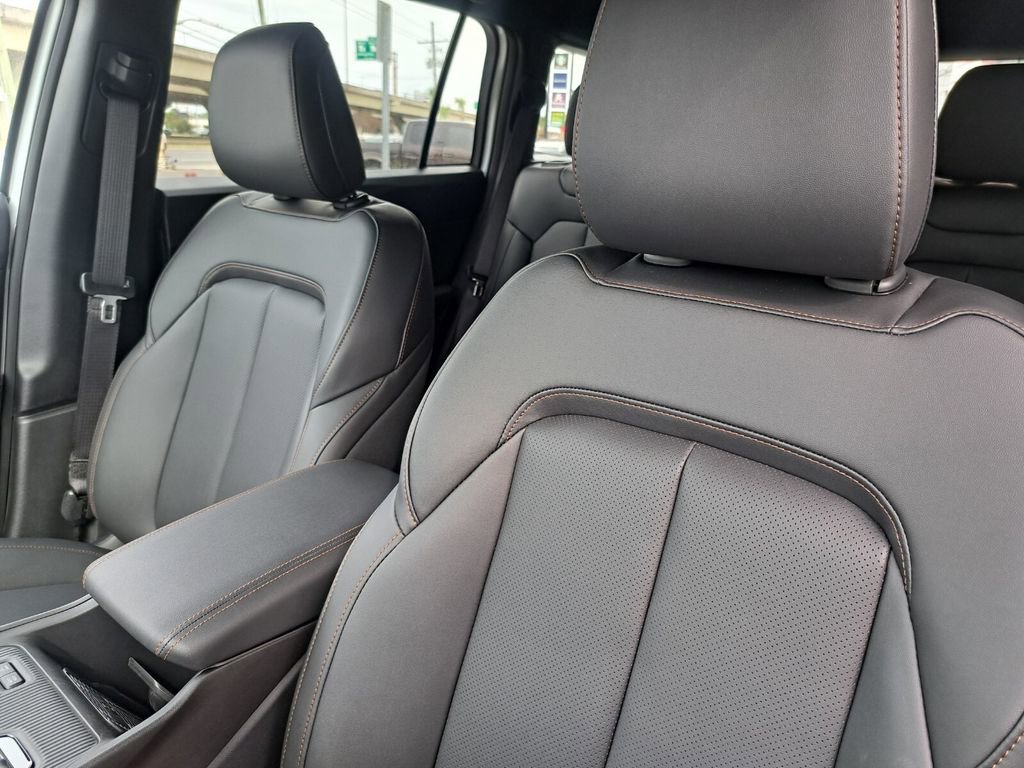 New 2026 Jeep Cherokee Limited AWD/4WD image 17