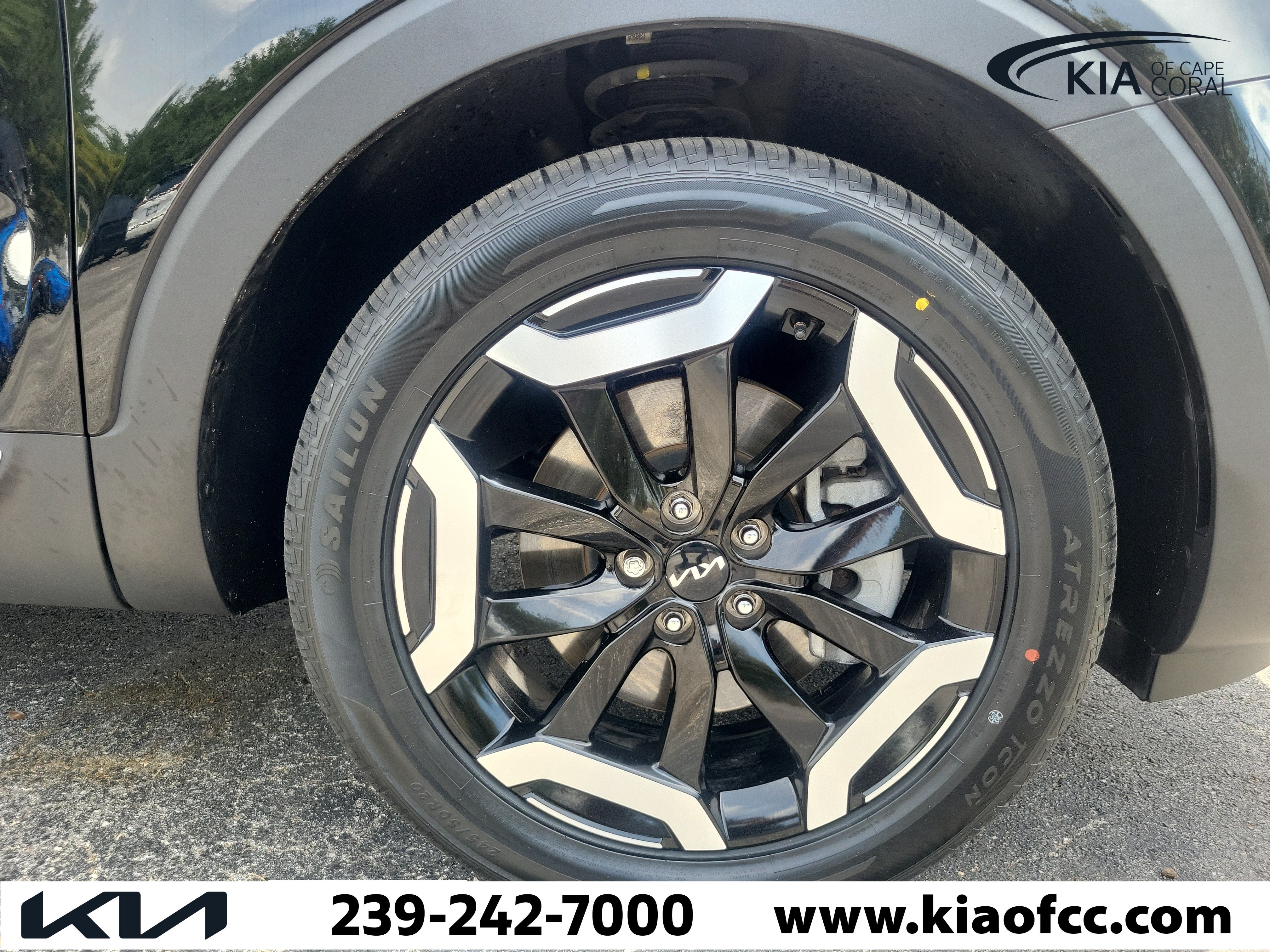 Certified 2024 Kia Telluride S w/ S Sunroof Package AWD/4WD image 6