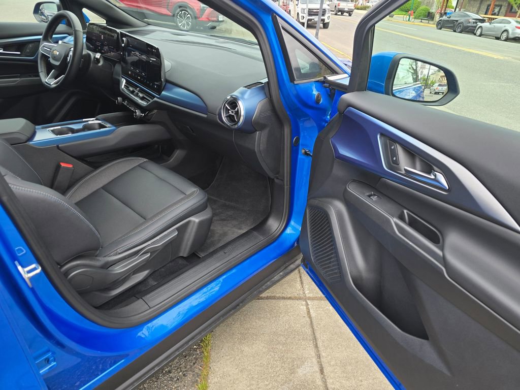 Used 2025 Chevrolet Equinox EV LT w/ Convenience Package FWD image 13