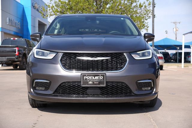 Used 2023 Chrysler Pacifica Touring-L FWD image 9