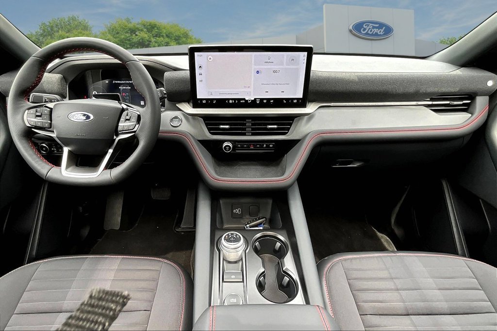 New 2026 Ford Explorer ST-Line w/ ST-Line Street Pack AWD/4WD image 5