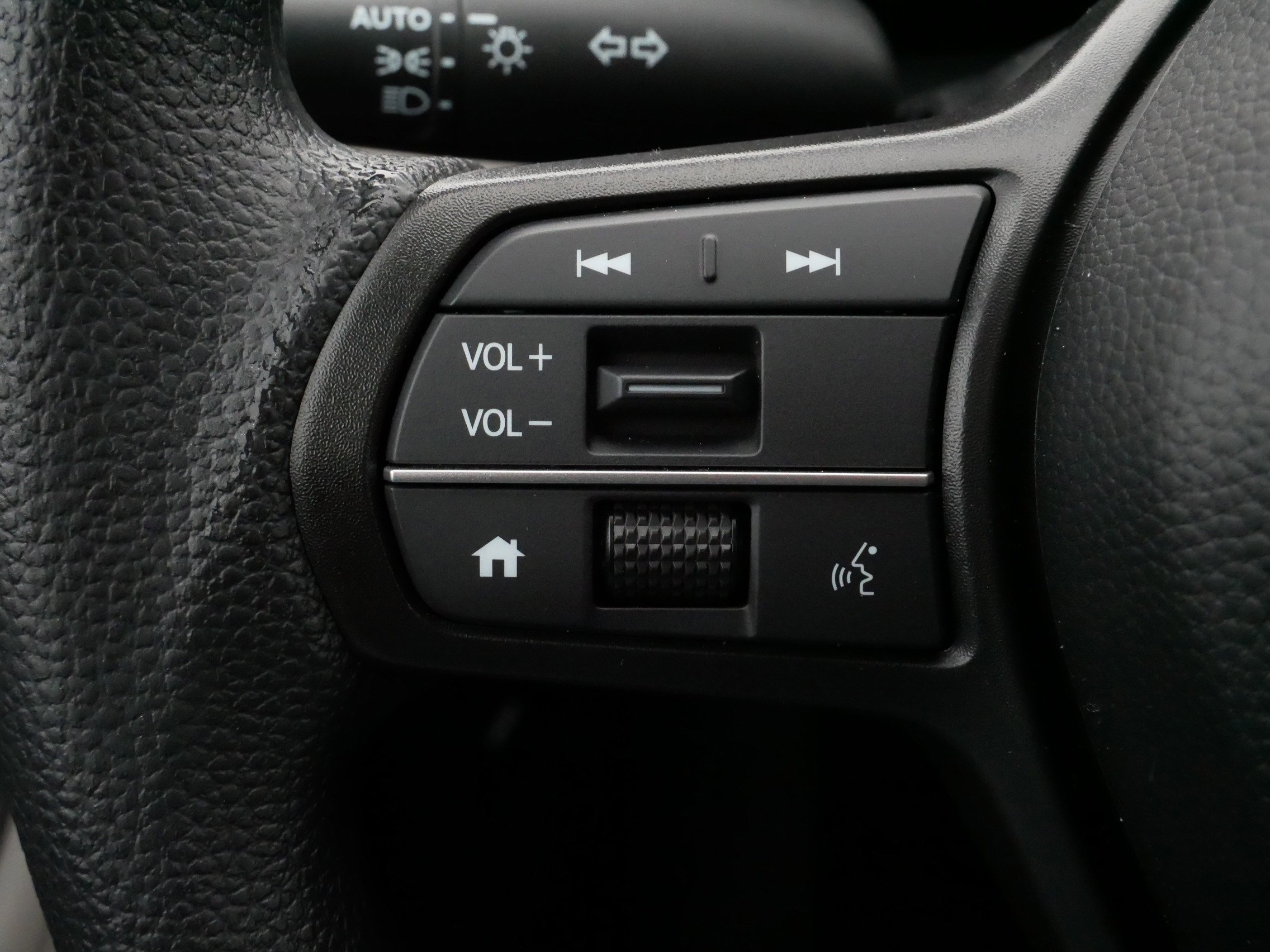 Certified 2026 Honda HR-V LX image 27