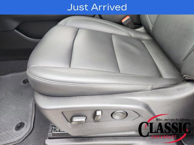 Used 2025 Chevrolet Suburban Z71 w/ Z71 Off-Road Package AWD/4WD image 33