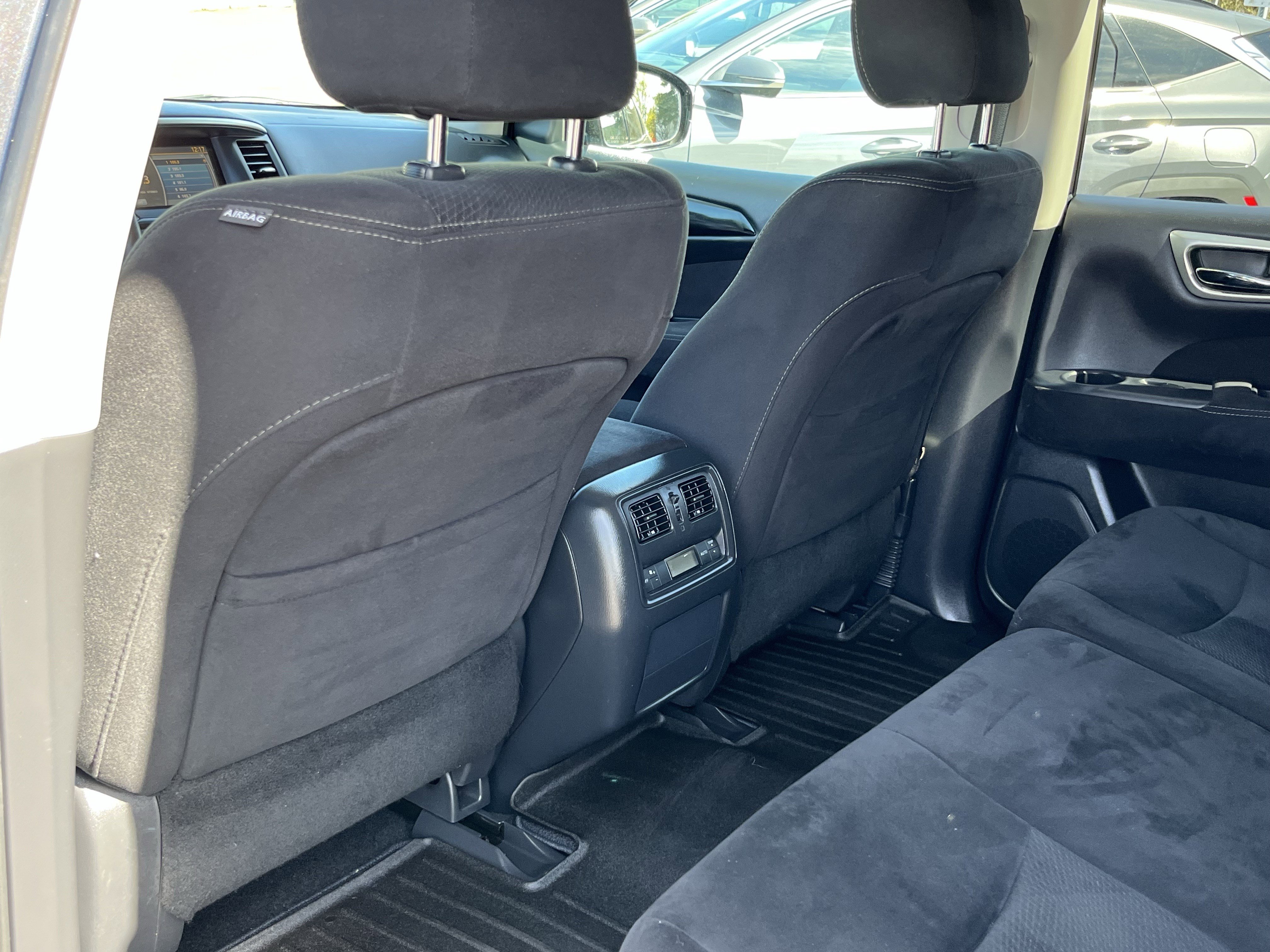 Used 2014 Nissan Pathfinder SV image 15