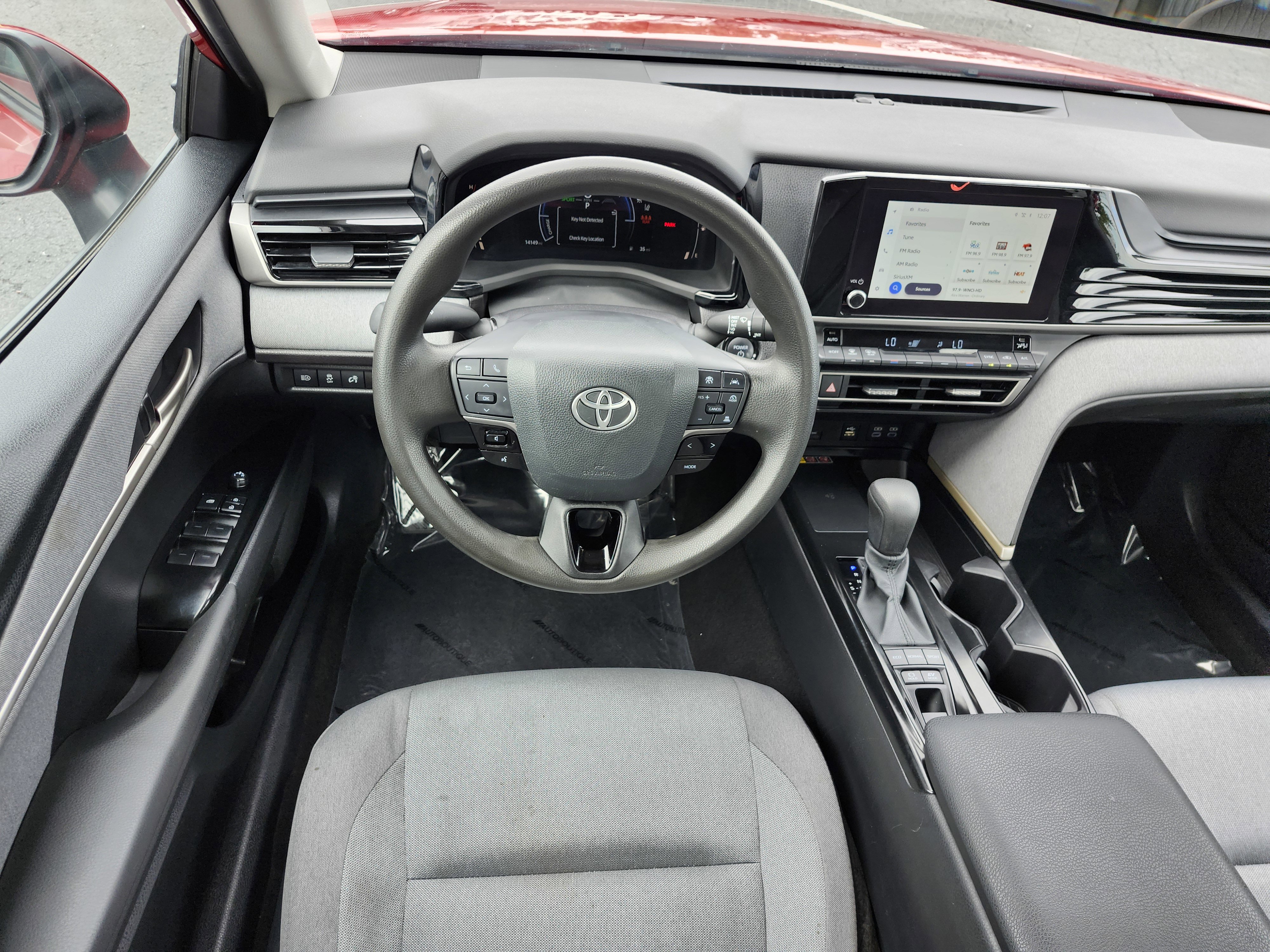 Used 2025 Toyota Camry LE image 19