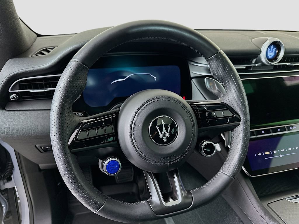 Used 2024 Maserati Grecale GT image 12