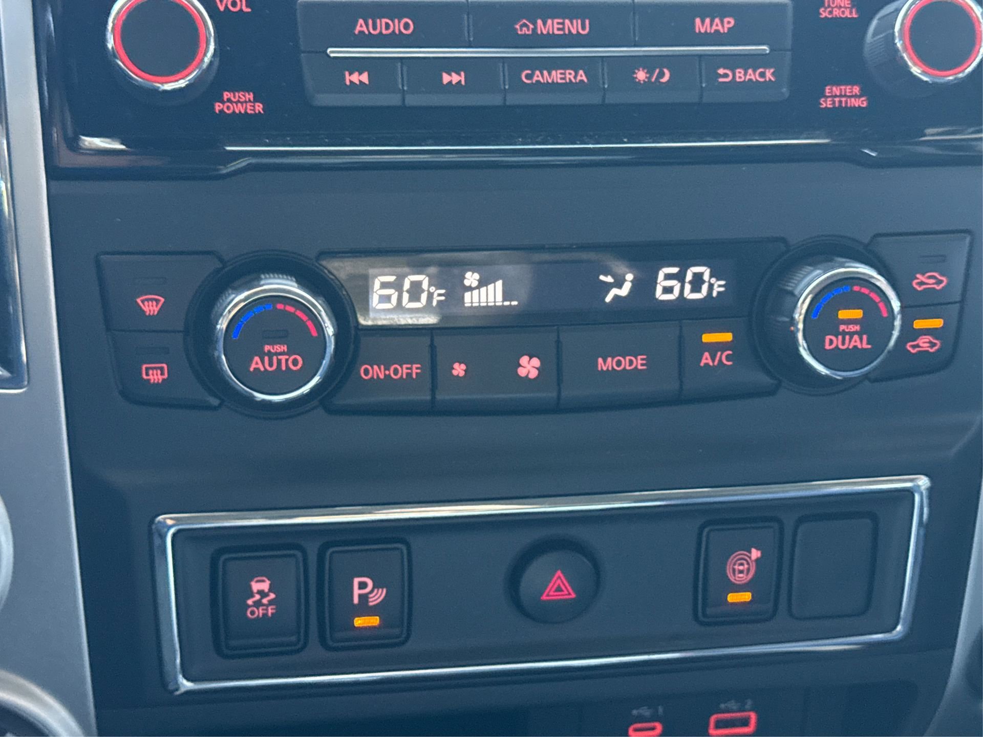 Used 2021 Nissan Titan SV w/ SV Convenience Package image 30