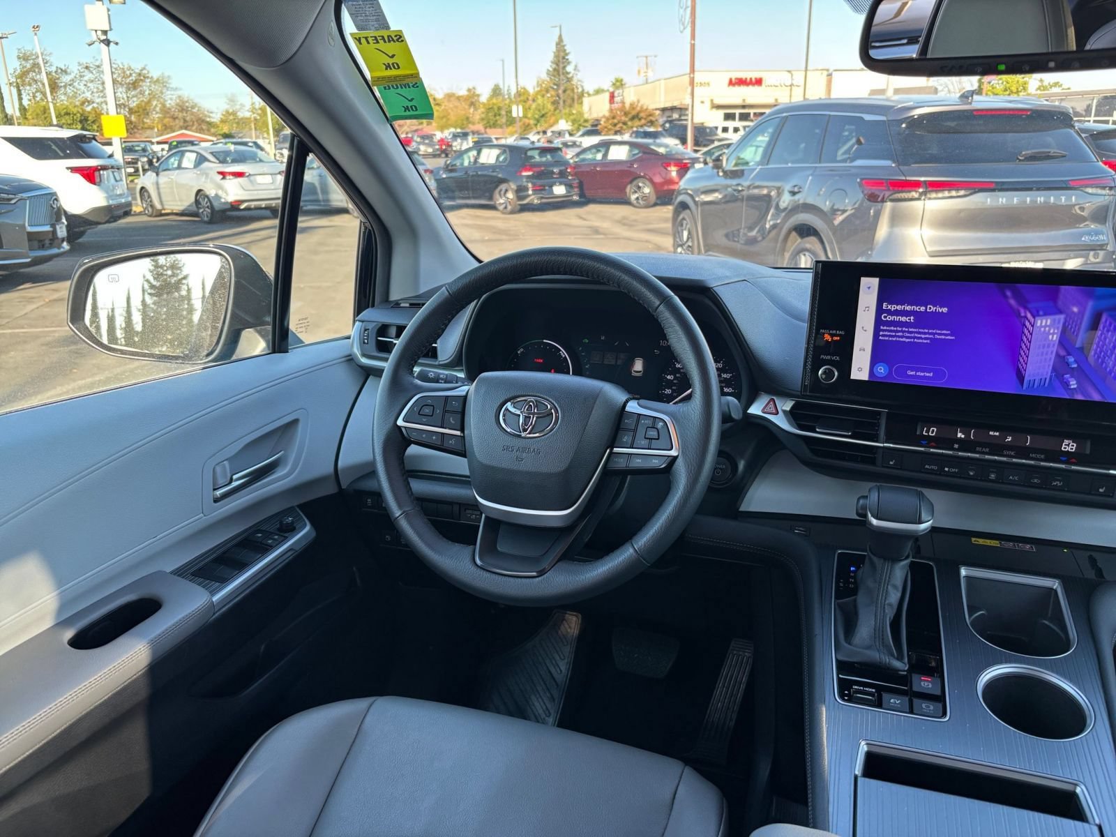 Used 2025 Toyota Sienna XLE FWD image 37