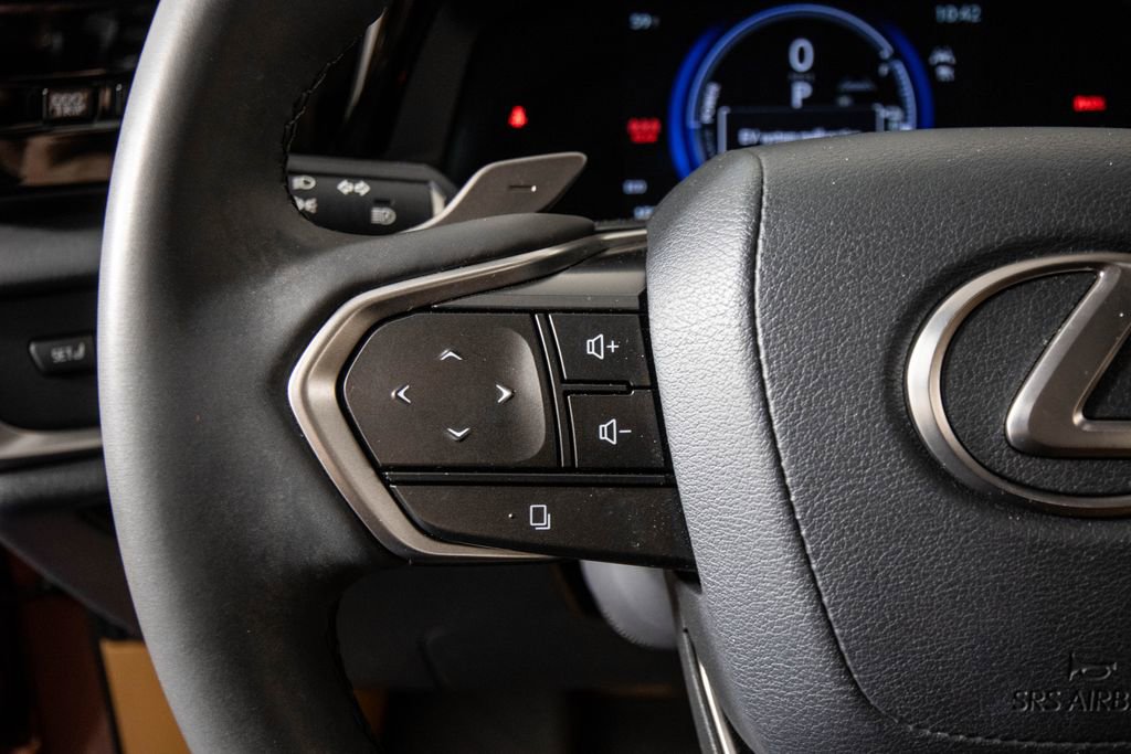 Used 2024 Lexus RZ 300e Premium w/ Technology Package image 20