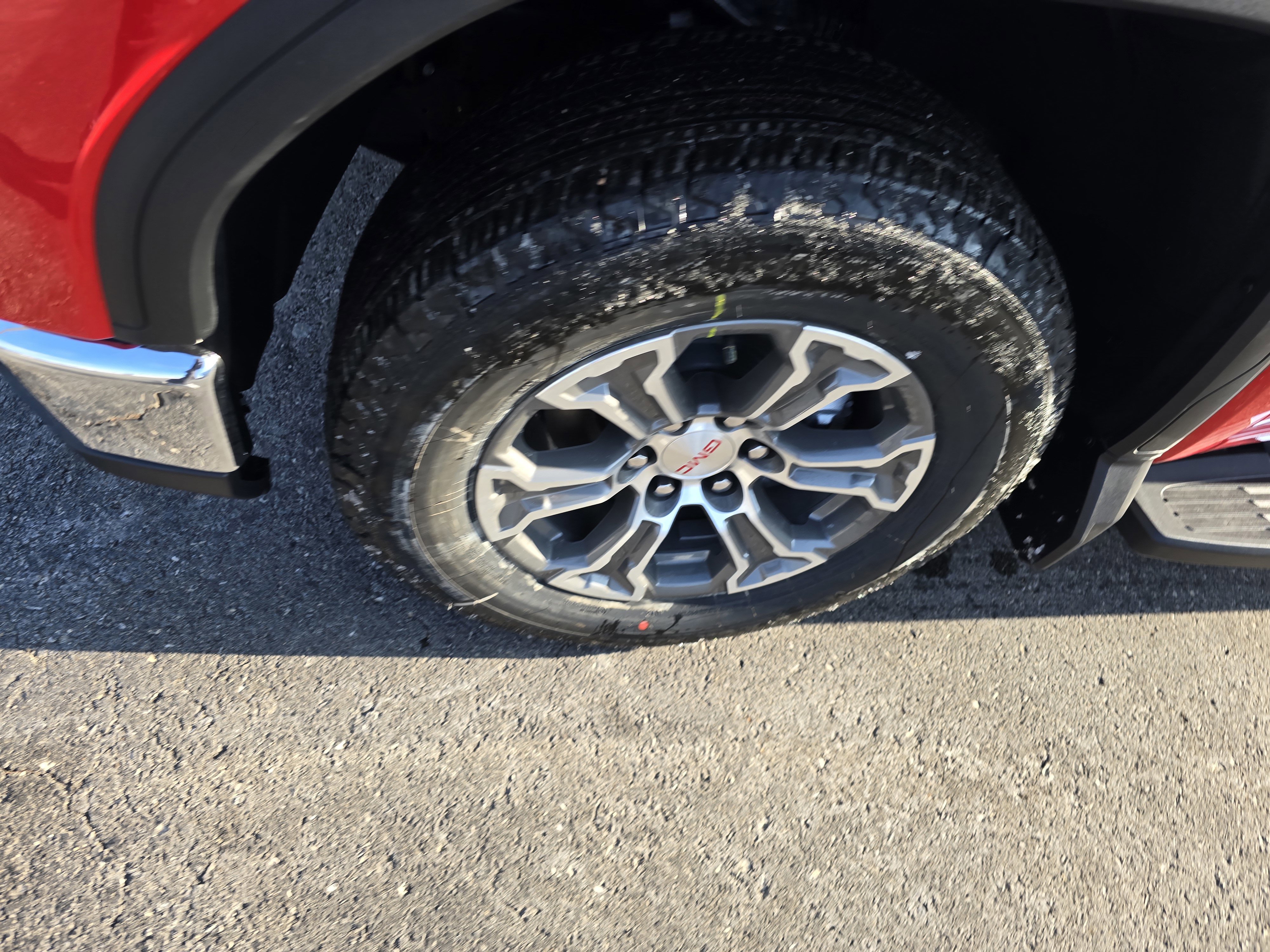 New 2026 GMC Sierra 1500 SLE image 9