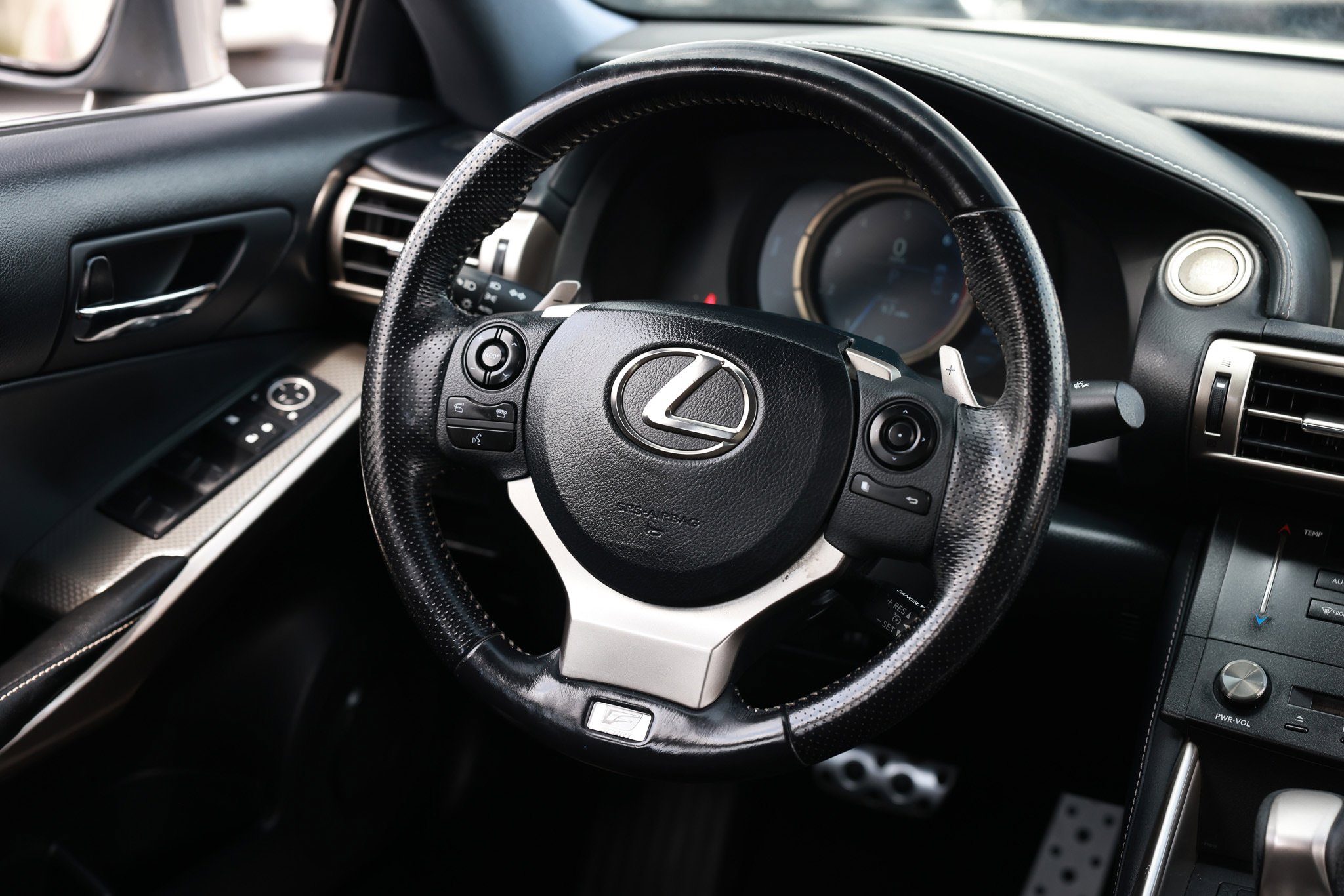 Used 2016 Lexus IS 350 RWD image 32