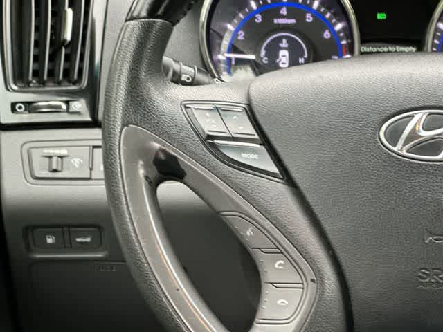 Used 2012 Hyundai Sonata Limited w/ Navigation Pkg FWD image 9