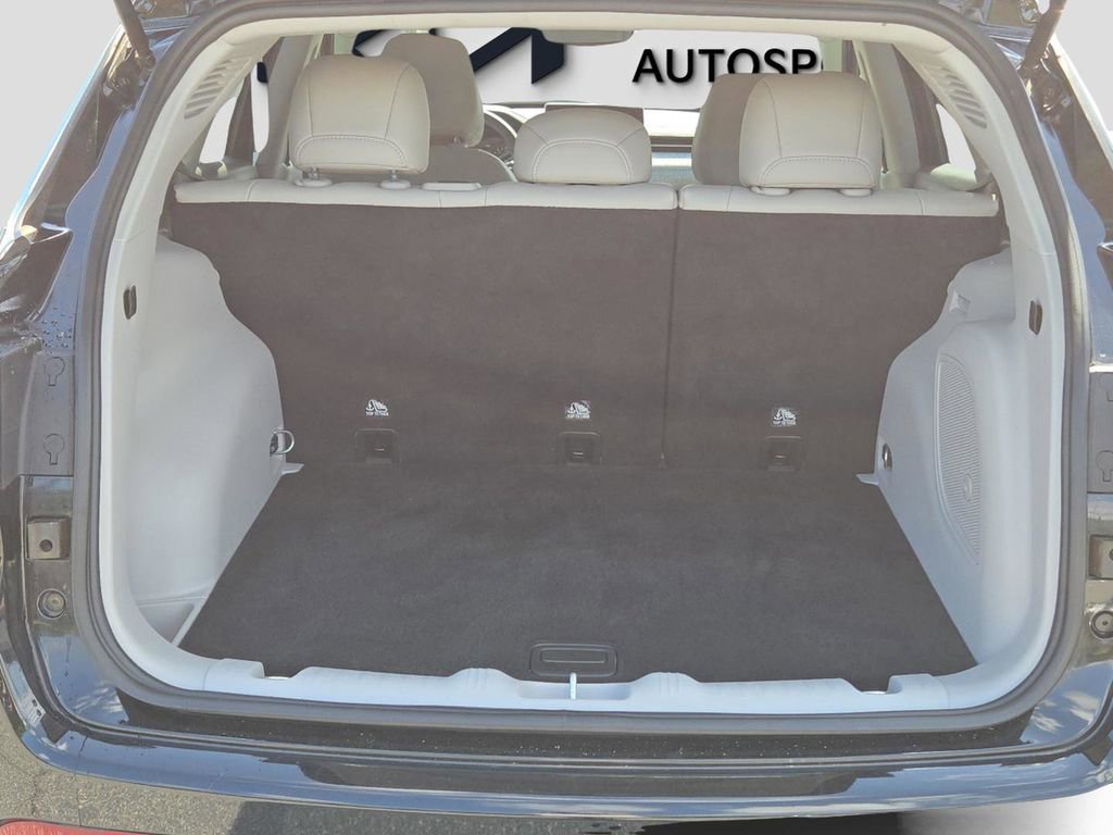 Used 2022 Jeep Compass Latitude w/ Sun and Sound Group image 11