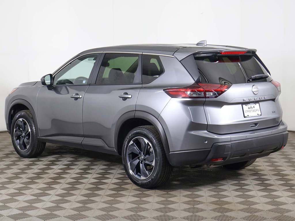 Used 2024 Nissan Rogue SV FWD image 7