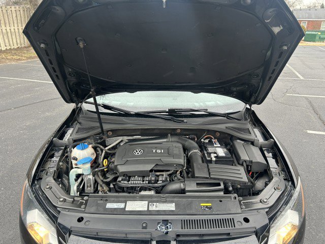 Used 2015 Volkswagen Passat 1.8T S image 31