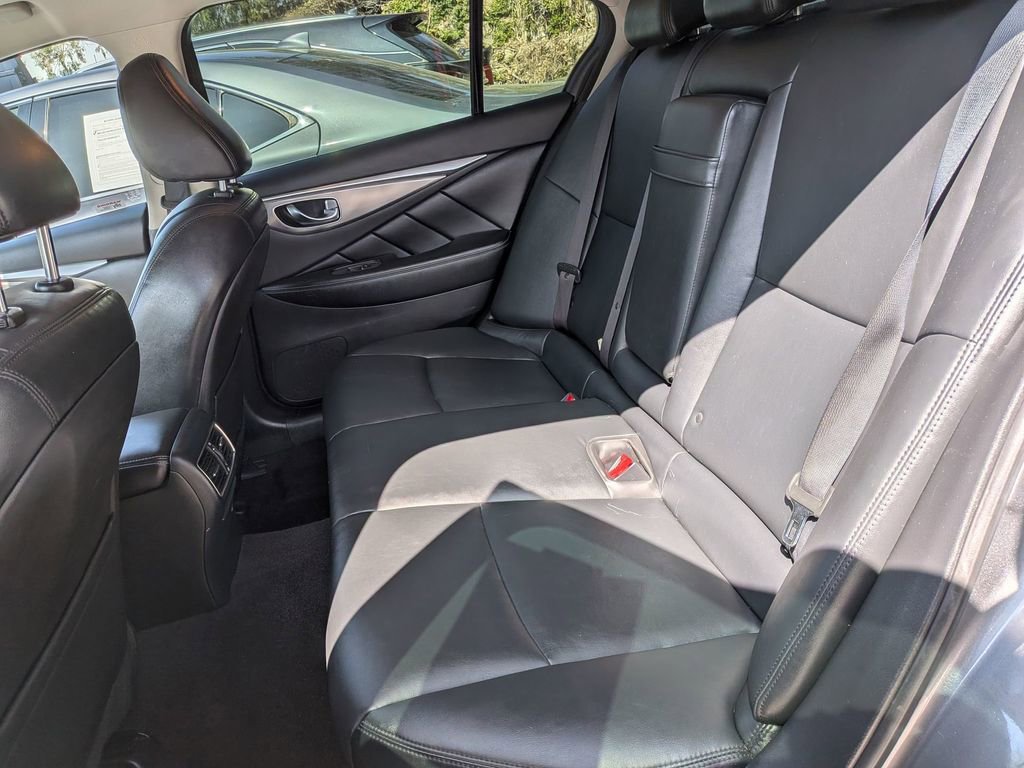 Used 2015 INFINITI Q50 image 19