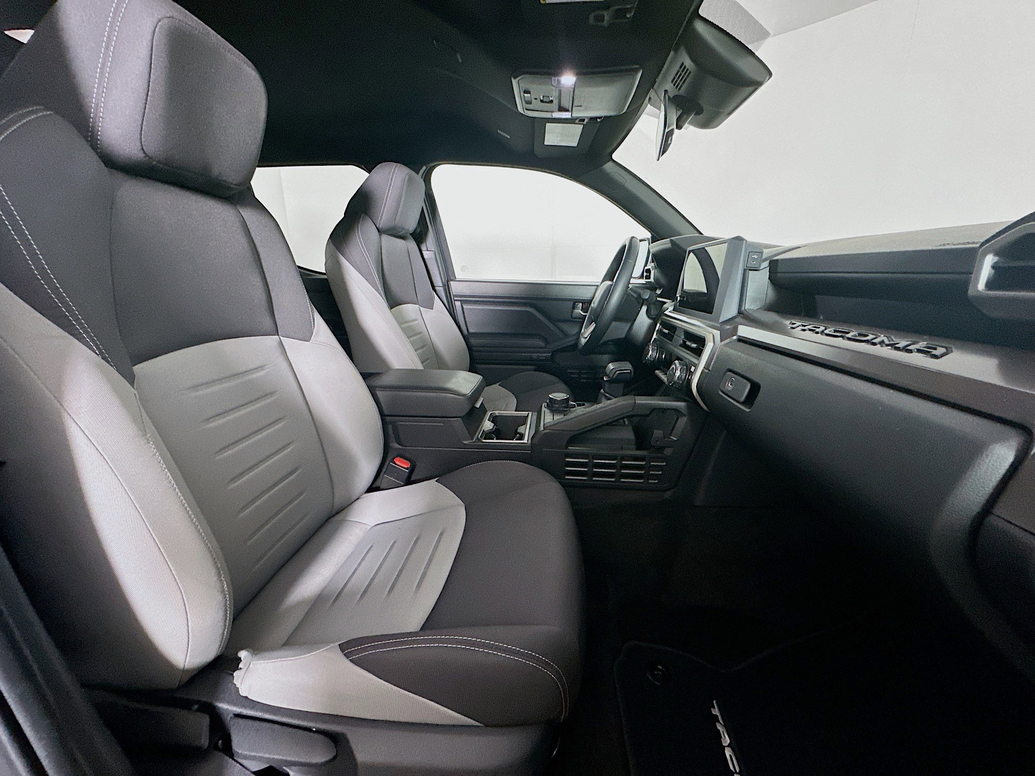 Used 2025 Toyota Tacoma TRD Sport image 29