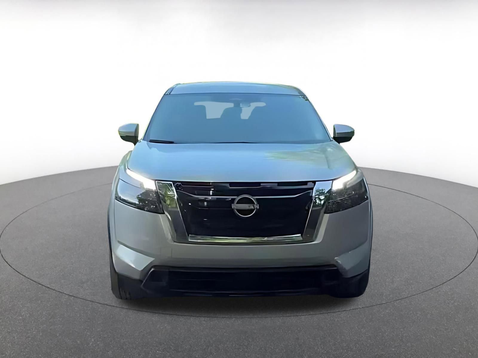 Used 2025 Nissan Pathfinder SV AWD/4WD image 4