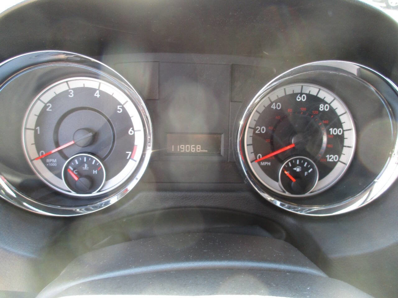 Used 2018 Dodge Grand Caravan SXT image 18