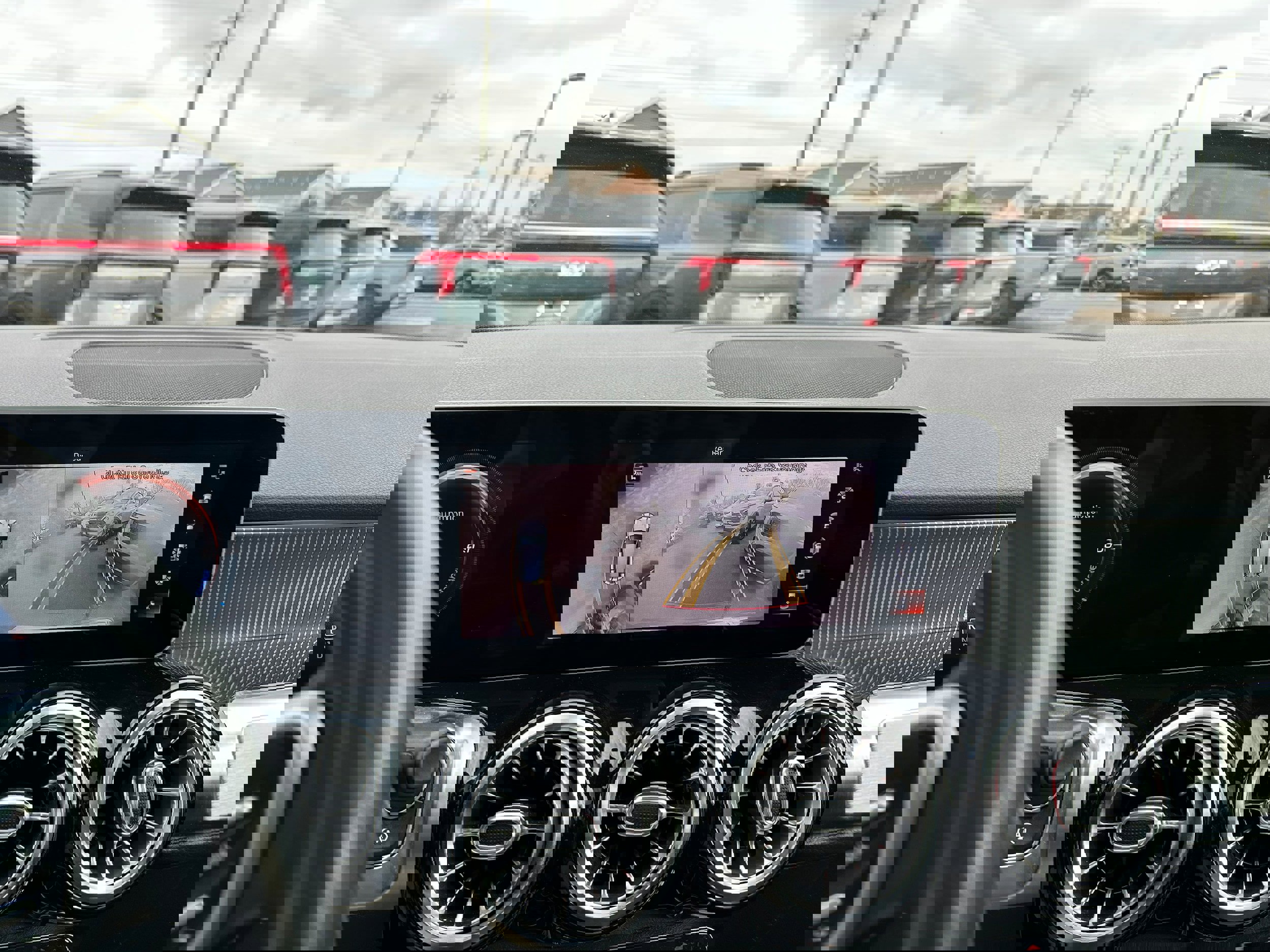 Used 2021 Mercedes-Benz GLB 250 4MATIC image 40