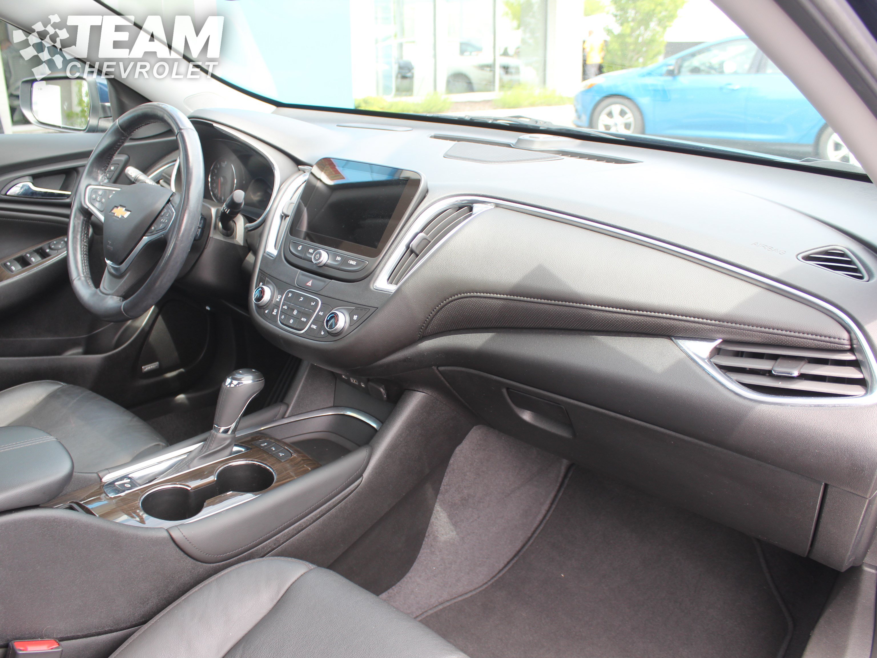 Used 2019 Chevrolet Malibu Premier w/ Sun and Wheel Package FWD image 31