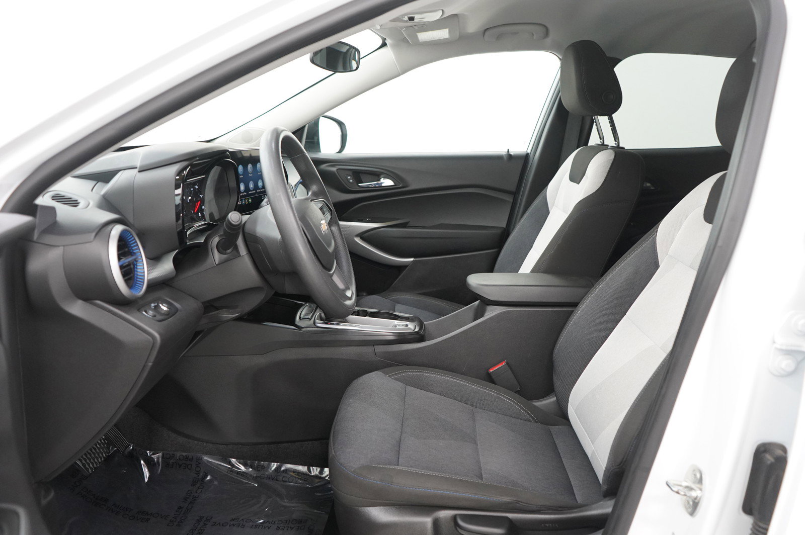 Used 2024 Chevrolet Trax LS image 15