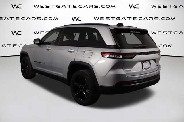 Used 2023 Jeep Grand Cherokee Limited w/ Black Appearance Package RWD image 44